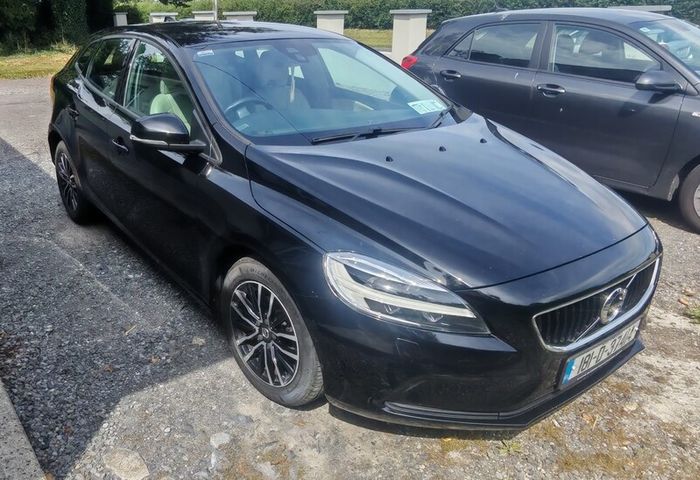 2018 Volvo V40