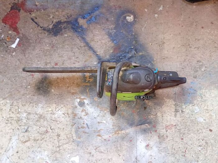 Petrol chainsaw