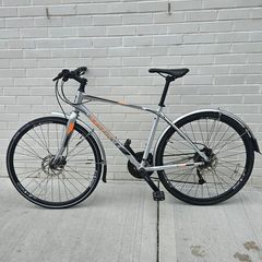 Giant Escape 2 Disc Hybrid Bike