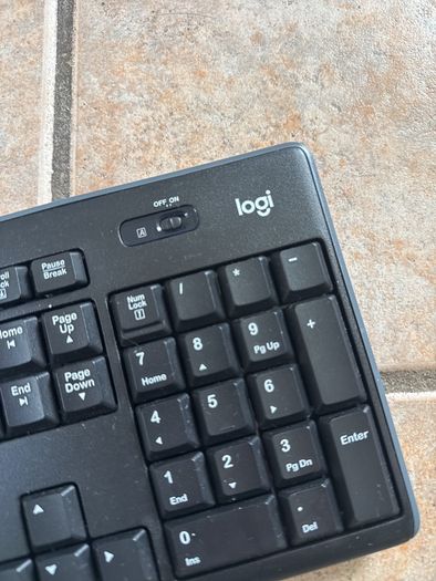 Logitech Wireless Keyboard & Mouse Set