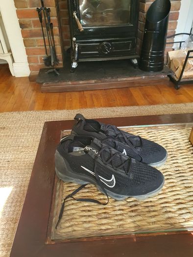 Nike Flyknit Vapormax  size 6