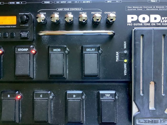 LINE 6  XT LIVE Pedalboard as new.