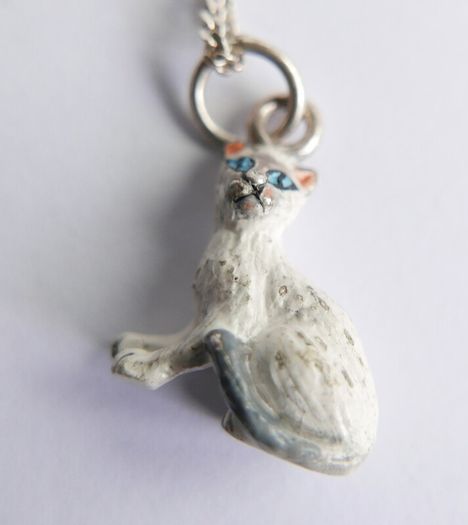 Vintage 925 Sterling Silver Cat Pendant Necklace - enamel detail