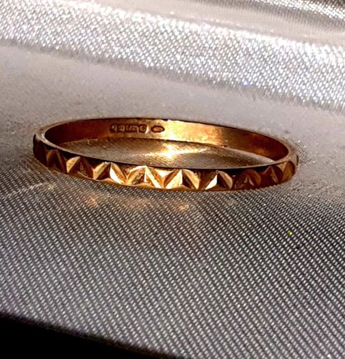 Vintage Hallmarked 9k Yellow Gold Geometric Ring