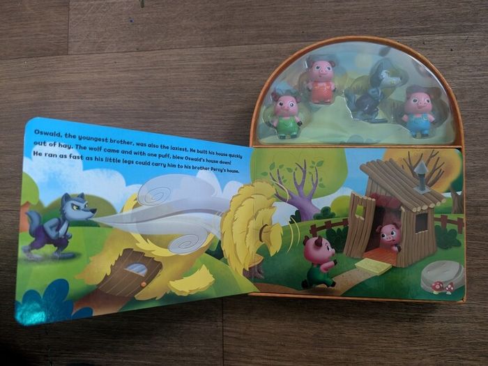 Three Little Pigs Mini Busy Book