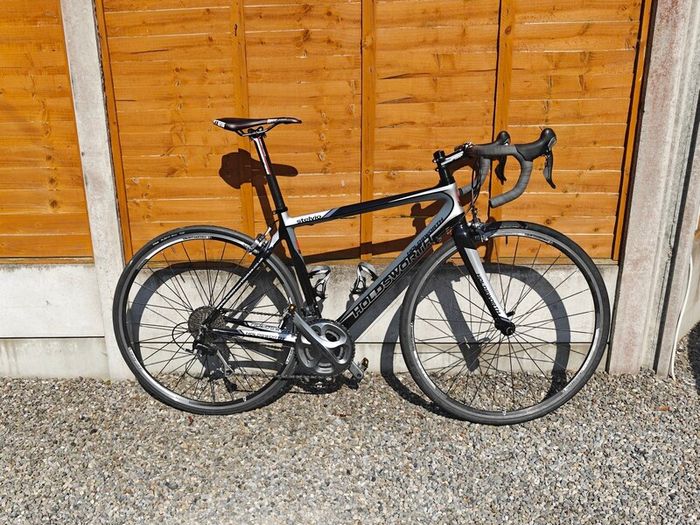 Holdsworth Stelvio Road Bike, Medium Carbon Frame, Shimano Ultegra 10-Speed