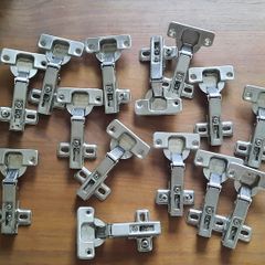 Cabinet Door Hinges