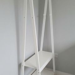 Free standing clothes rail