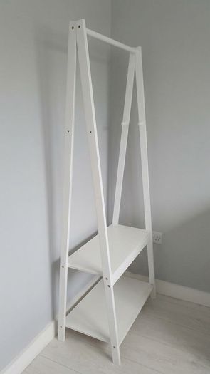 Free standing clothes rail