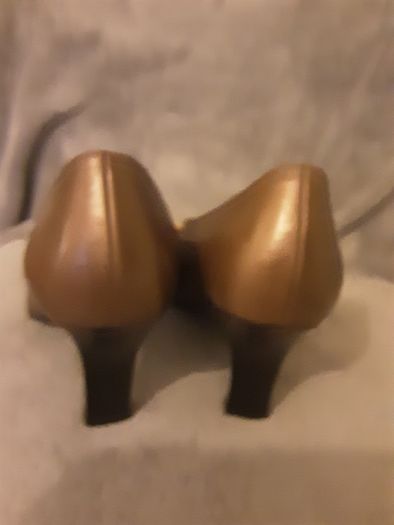 Shoes/Gabor Ladies Court Shoe .. Colour: Bronze .. Size: 5.5 UK .. Price Drop