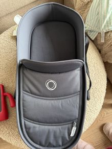 Bugaboo Bee 5 bassinet complete (including bassinet base)