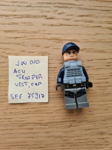 lego jw010 ACU trooper, set 75917 jurassic world