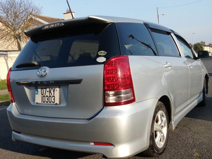 07 Toyato Wish 7 Seater