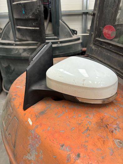 ford focus passenger side mirror