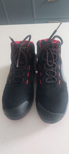 Uvex safety boots