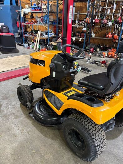 Ride on lawn mower