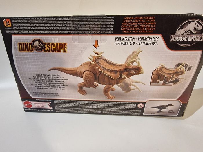 Jurassic World Pentaceratops Mega Destroyers Figure - Brand New