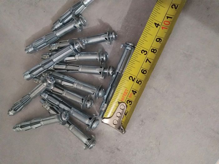 Plasterboard Plug and Anchor Screw