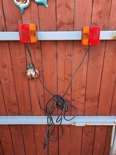 Magnetic trailer lights