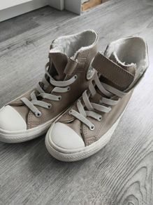 Converse girls shoe