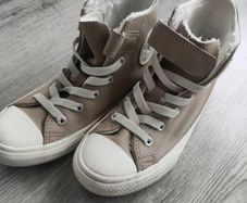 Converse girls shoe