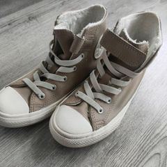 Converse girls shoe