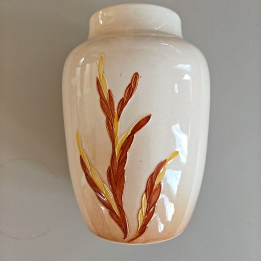 1950s Sylvac glazed ceramic vase, no. 4952