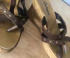 Brown wedges