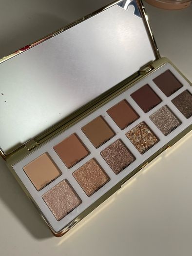 Beauty crop the classic palette