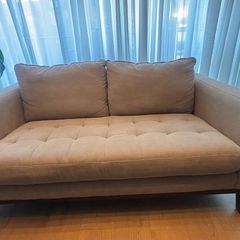 3 (204)and 2 (161)seaters sofas , very good condition .Delivery available for additional price
