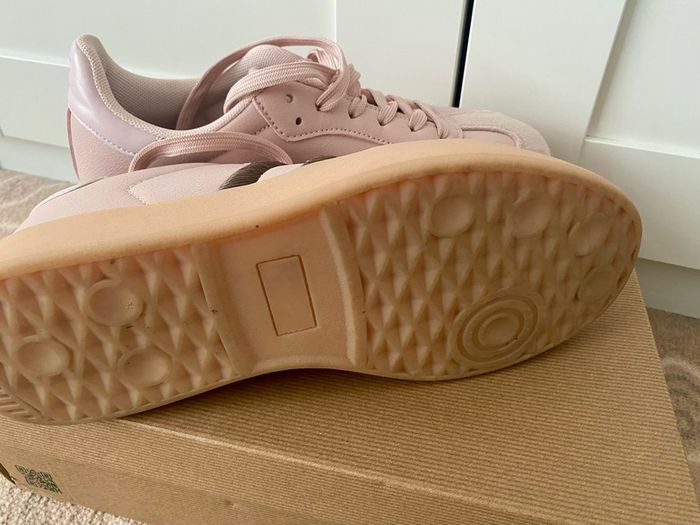 Ladies trainers