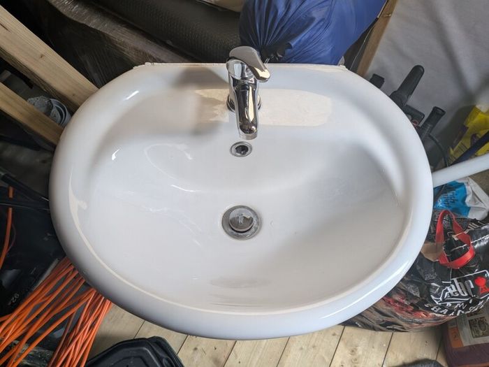 Bathroom Sink & Tap