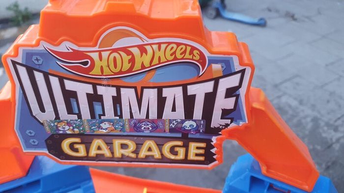 hot wheels ultimate garage.