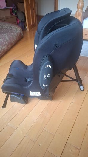 Axkid Move car seat