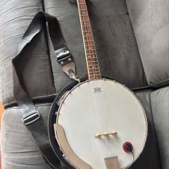 Tenor Banjo with plug in