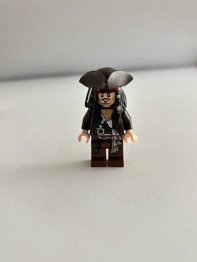 Lego Captain Jack Sparrow Minifigure