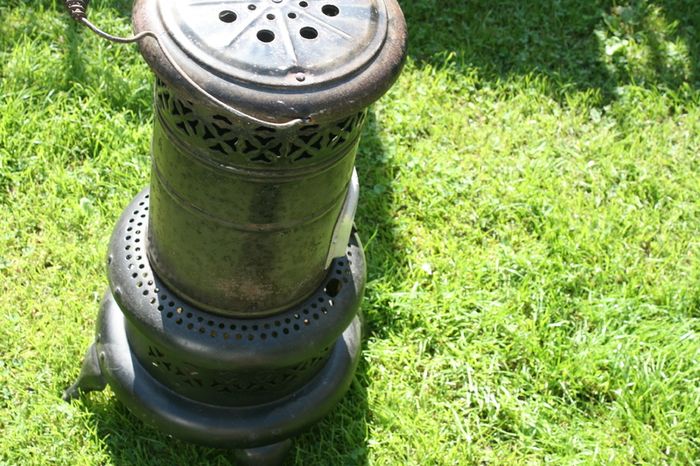 Vintage Valor 525r Paraffin Heater Bargeware Design (in working order)