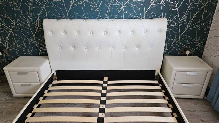 Faux white leather king size bed frame with bamboo mattress and 2 bedside lockers