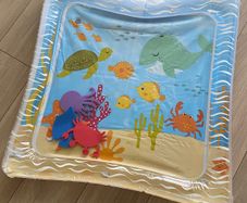 Baby tummy time water mat