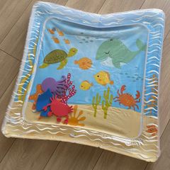 Baby tummy time water mat
