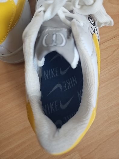 girls trainers