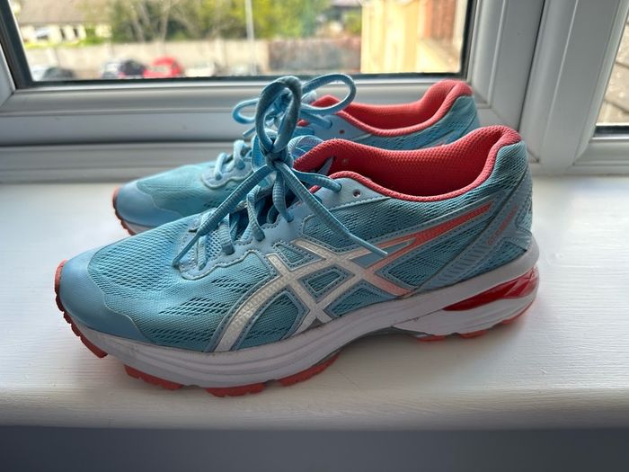 Asics gt-xuberance women running shoes, trainers, like new, barely used
