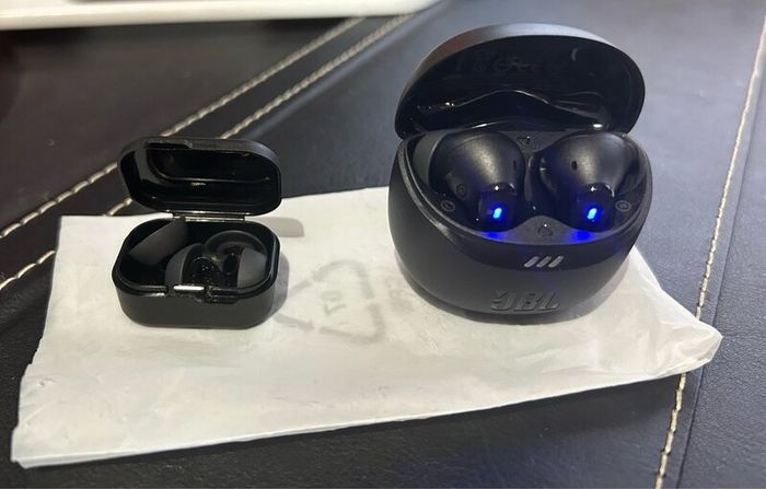 JBL Tune Flex 2 earbuds