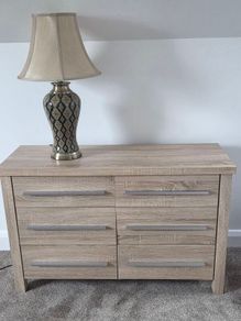 Chest of drawers