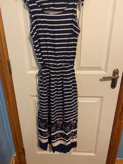 Ladies Oasis Dress size 10
