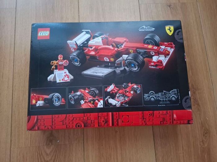 LEGO Icons 11375 F1 Ferrari F2004 & Michael Schumacher