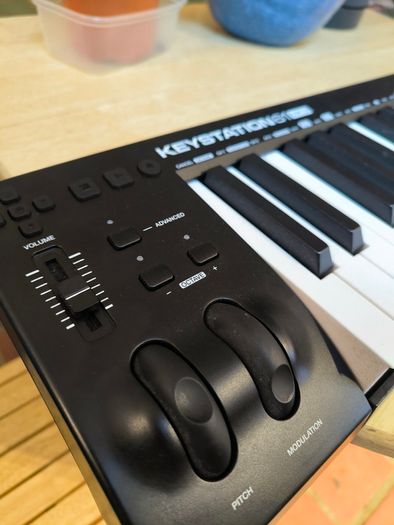 MIDI Controller - M-Audio Keystation 61 Mark III