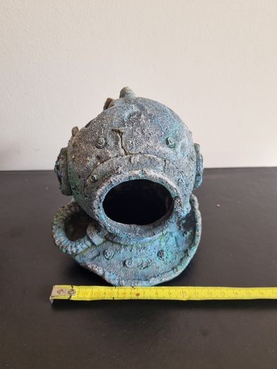Fish tank ornament Divers helmet