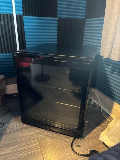 Mini fridge