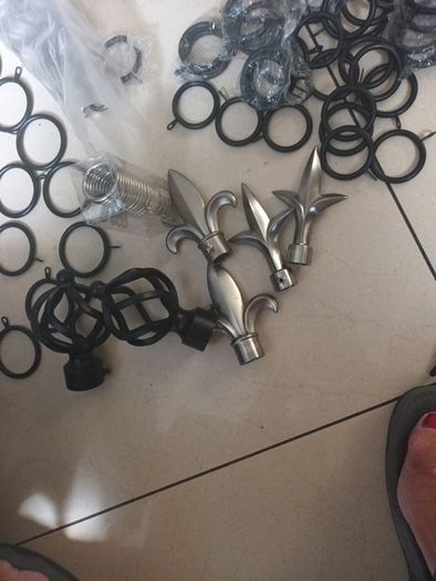 Mixed Bundle  Of  Black & Silvet Metal  Curtain  Rings. Size.